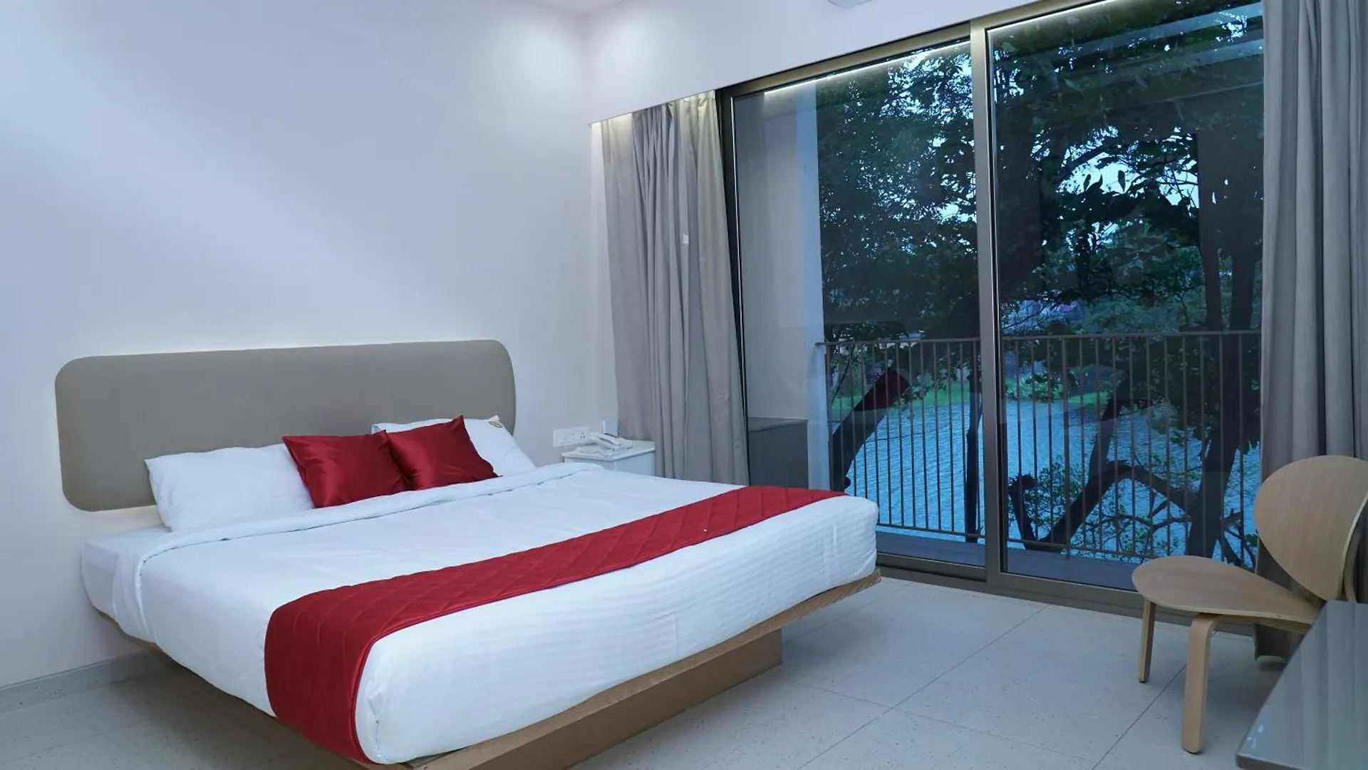 Riverscapes By Noorjehan Palakkad Hotel